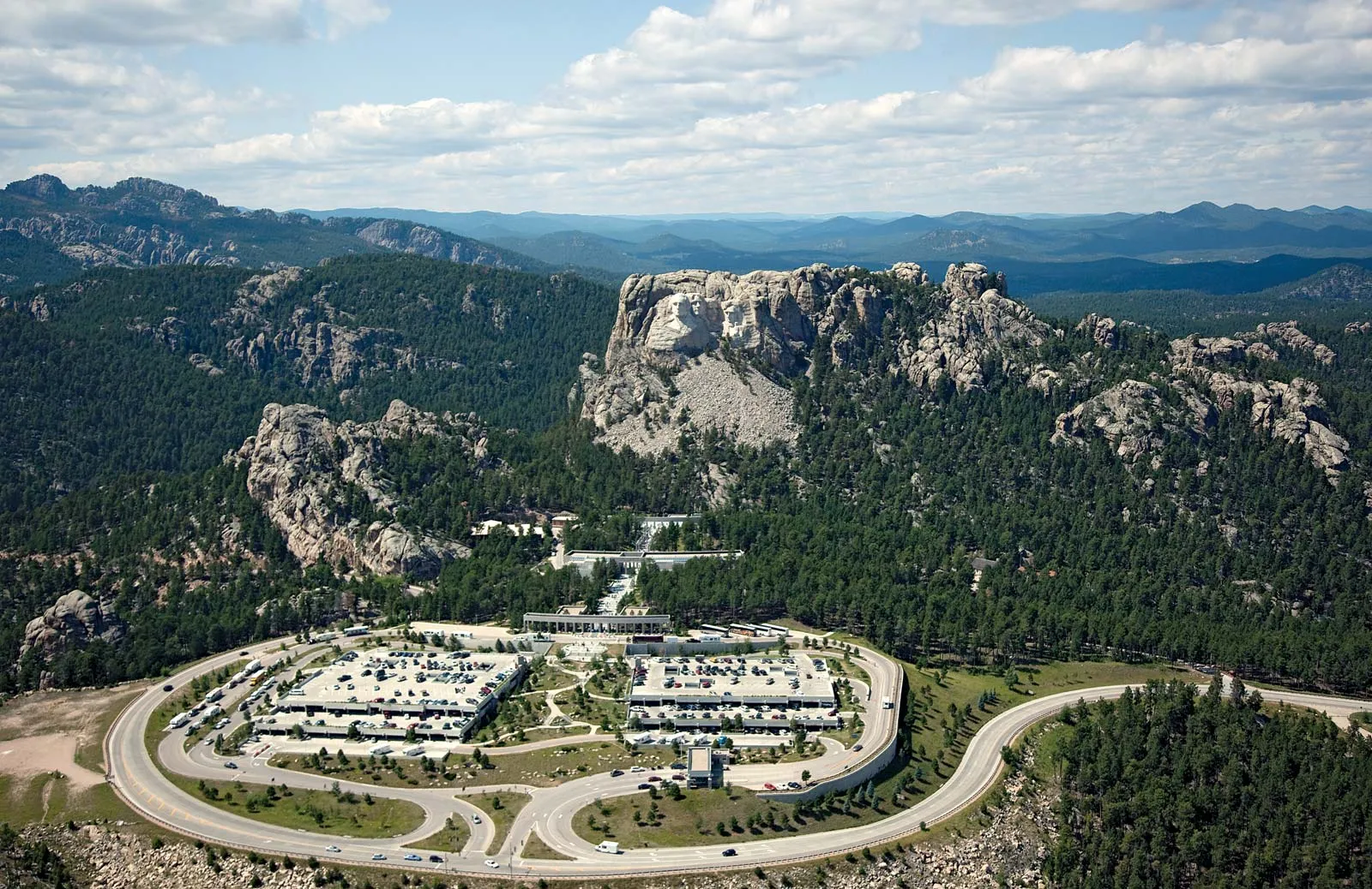 Who are the presidents' heads on Mt Rushmore?