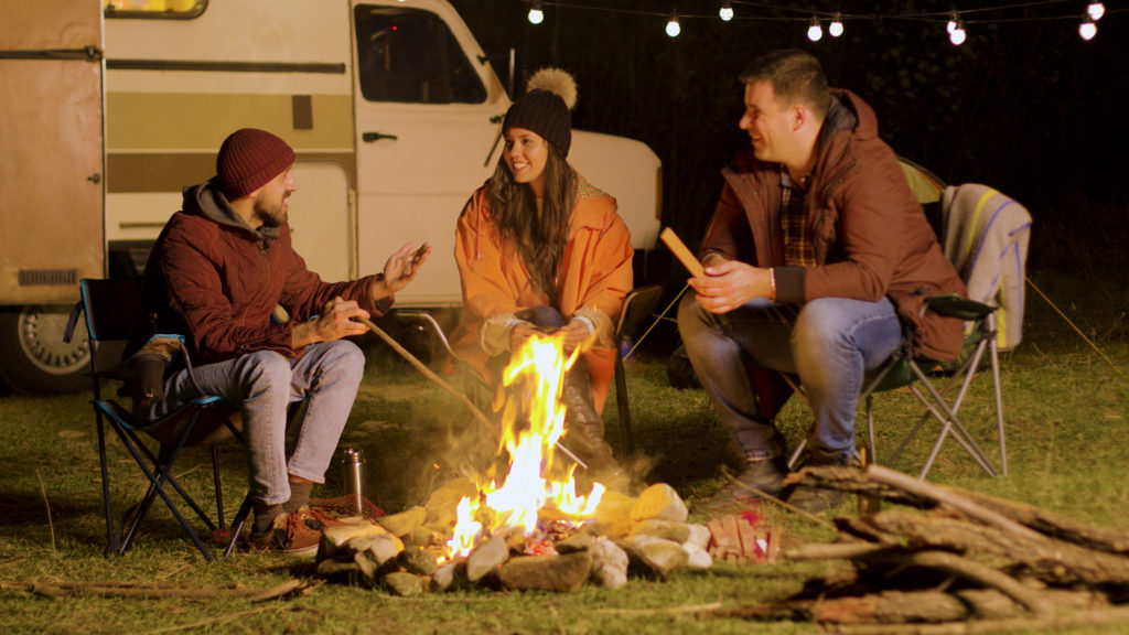 how to build a fire or bonfire