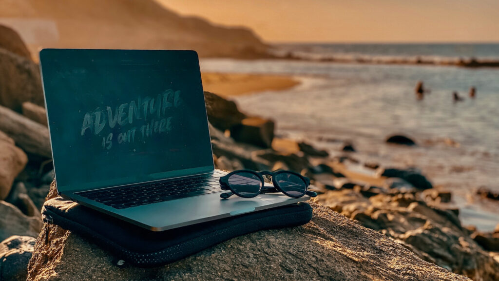 how to make money travelling
