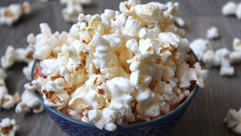 Healthy Snacks: Homemade Popcorn